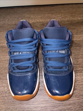 Jordan 11 Retro Low GS Navy Gum Kid’s Size 6 / Women’s Size 7.5